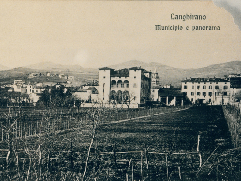Foto d’epoca del Municipio e Panorama